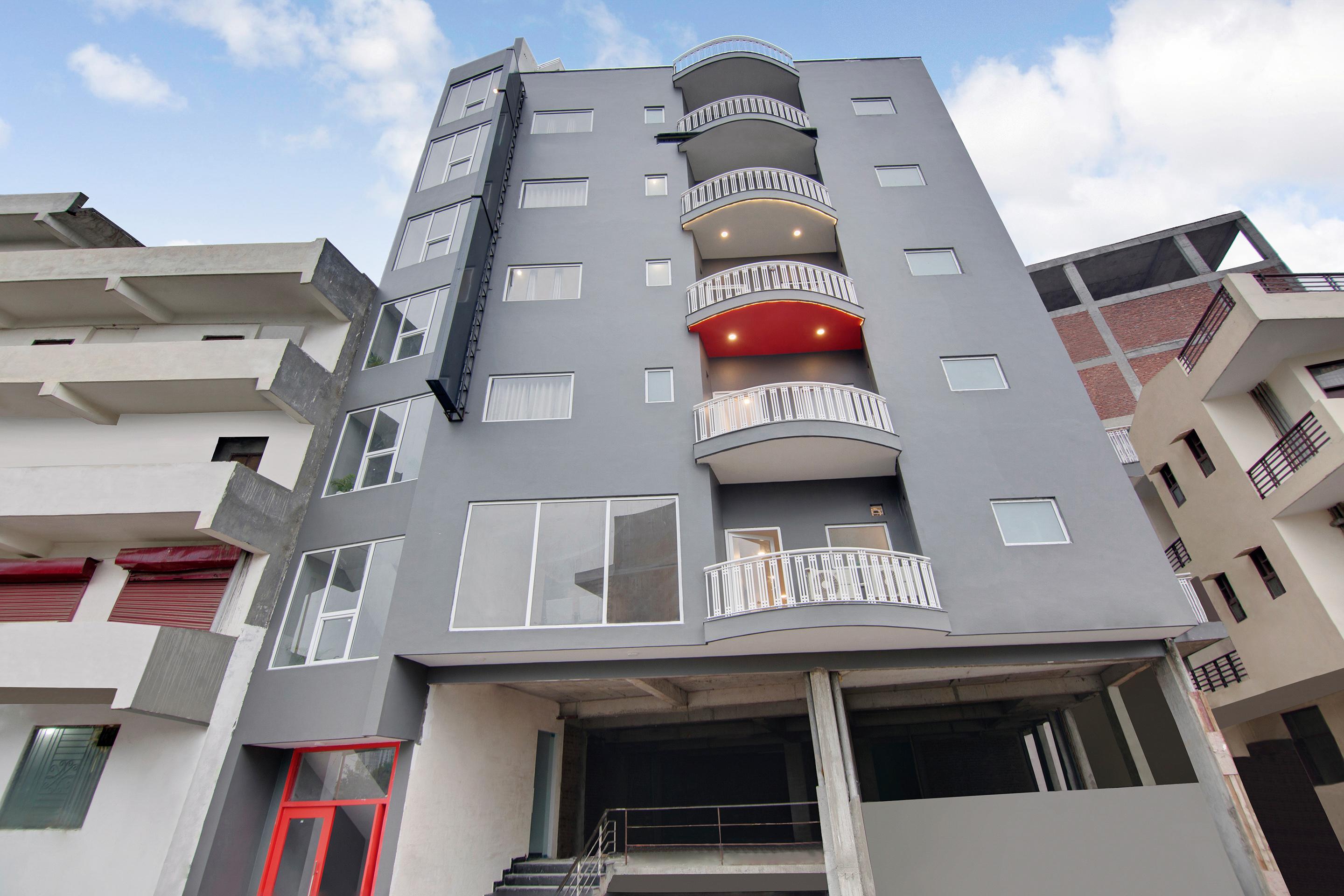 Townhouse Sector 49 Near Logix City Centre Нойда Екстер'єр фото