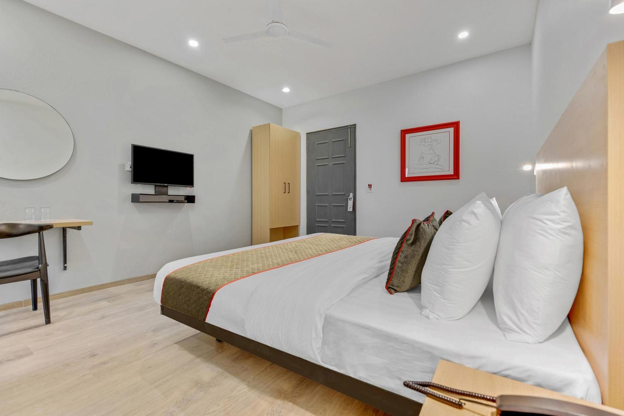Townhouse Sector 49 Near Logix City Centre Нойда Екстер'єр фото