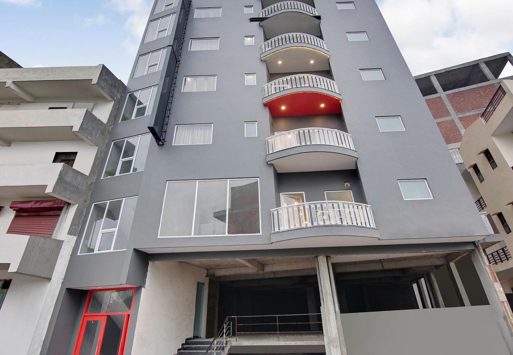 Townhouse Sector 49 Near Logix City Centre Нойда Екстер'єр фото